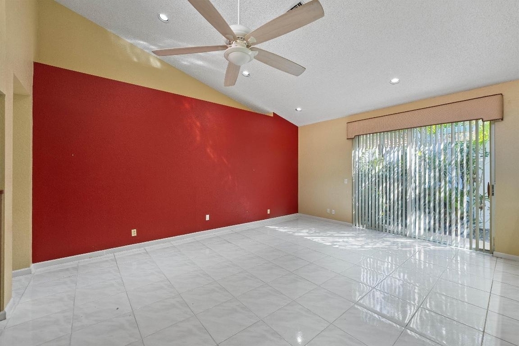 10860 Fairmont Village Drive - Photo 10