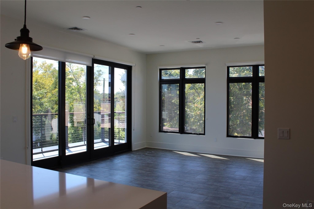 331 E Main Street - Photo 3