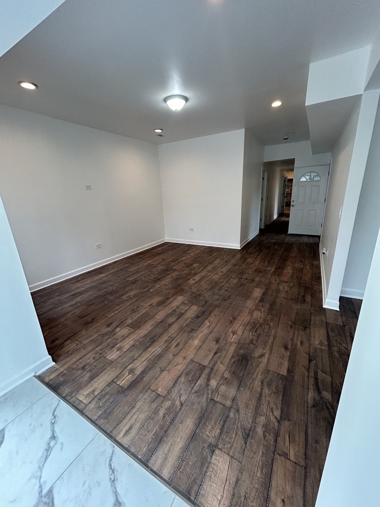 6016 S Saint Lawrence Avenue - Photo 6
