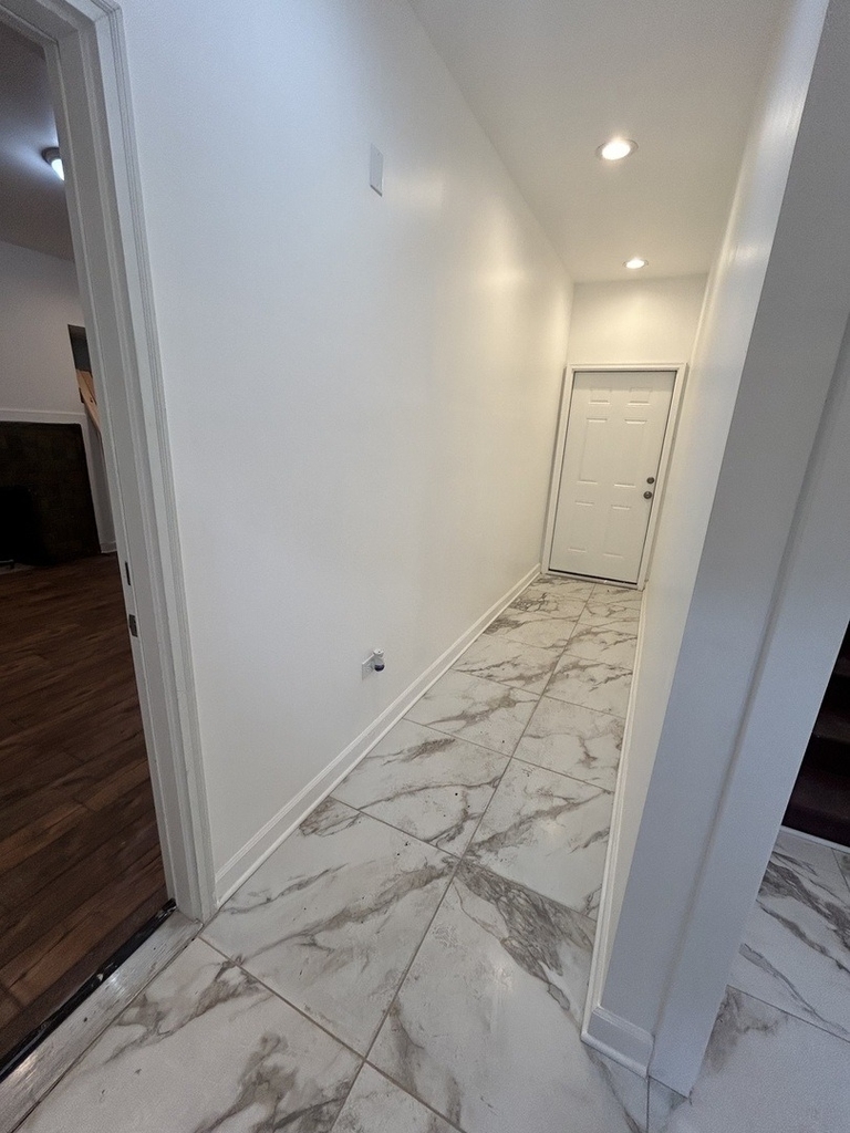 6016 S Saint Lawrence Avenue - Photo 2