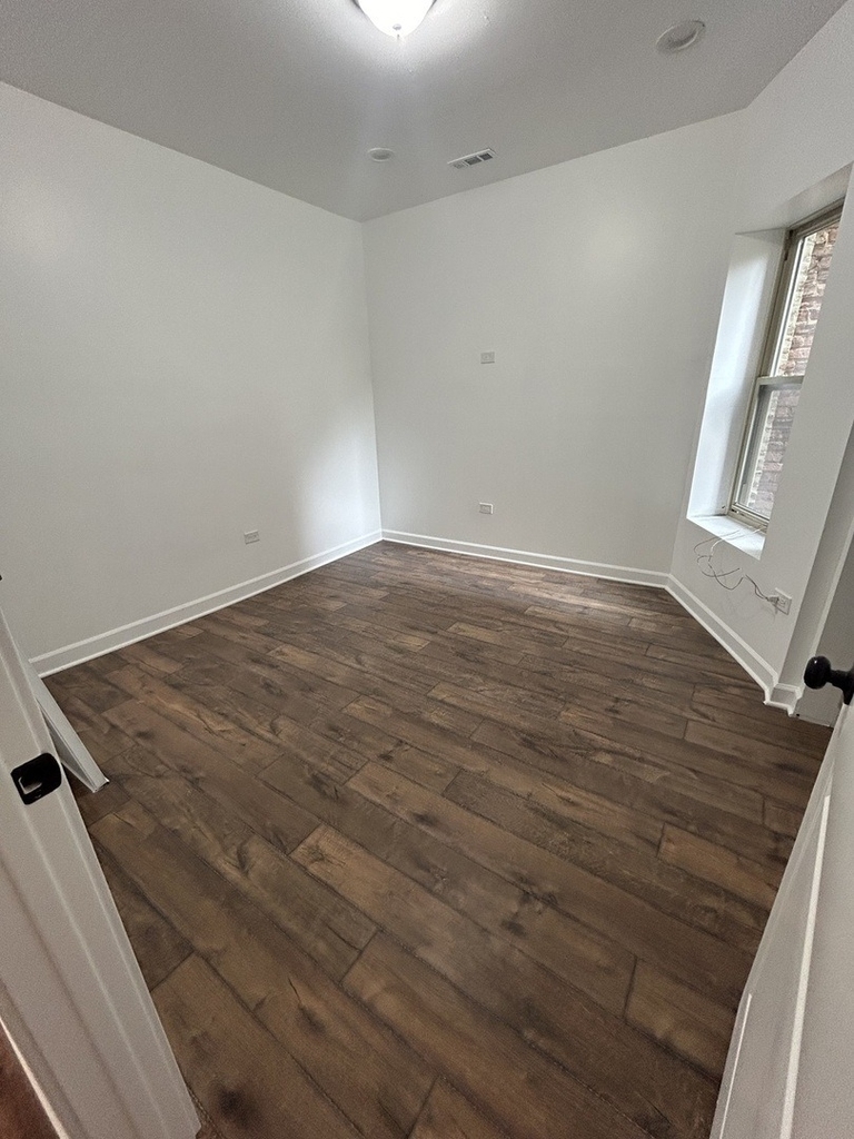 6016 S Saint Lawrence Avenue - Photo 7