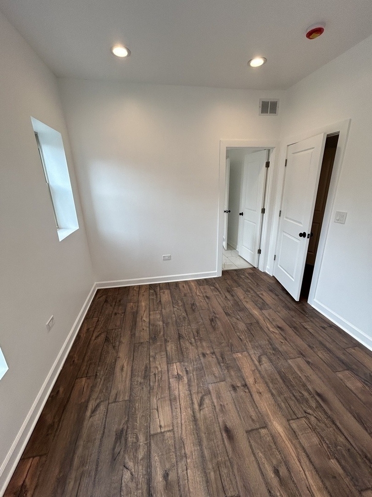 6016 S Saint Lawrence Avenue - Photo 10