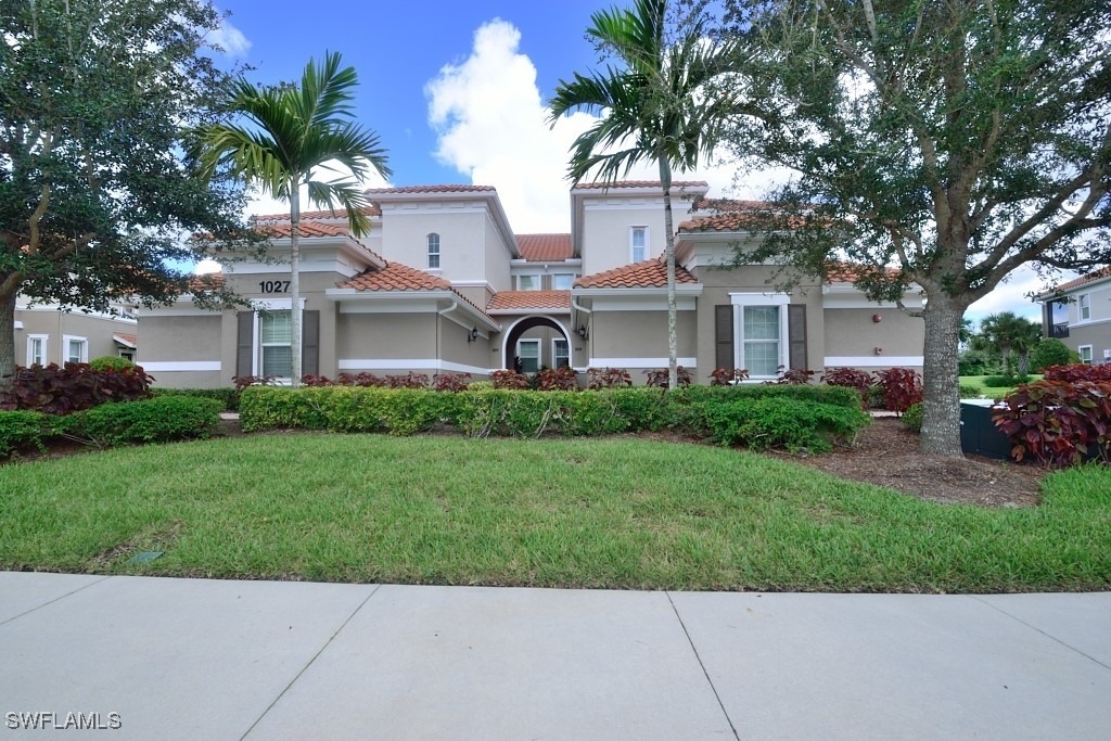 10271 Glastonbury Circle - Photo 0