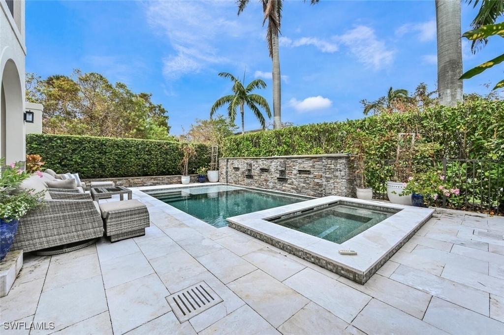 425 5th Street S - Photo 32