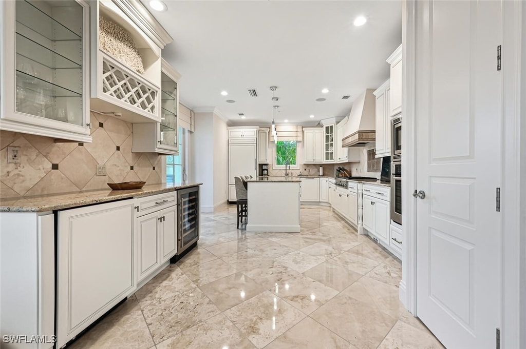 425 5th Street S - Photo 2