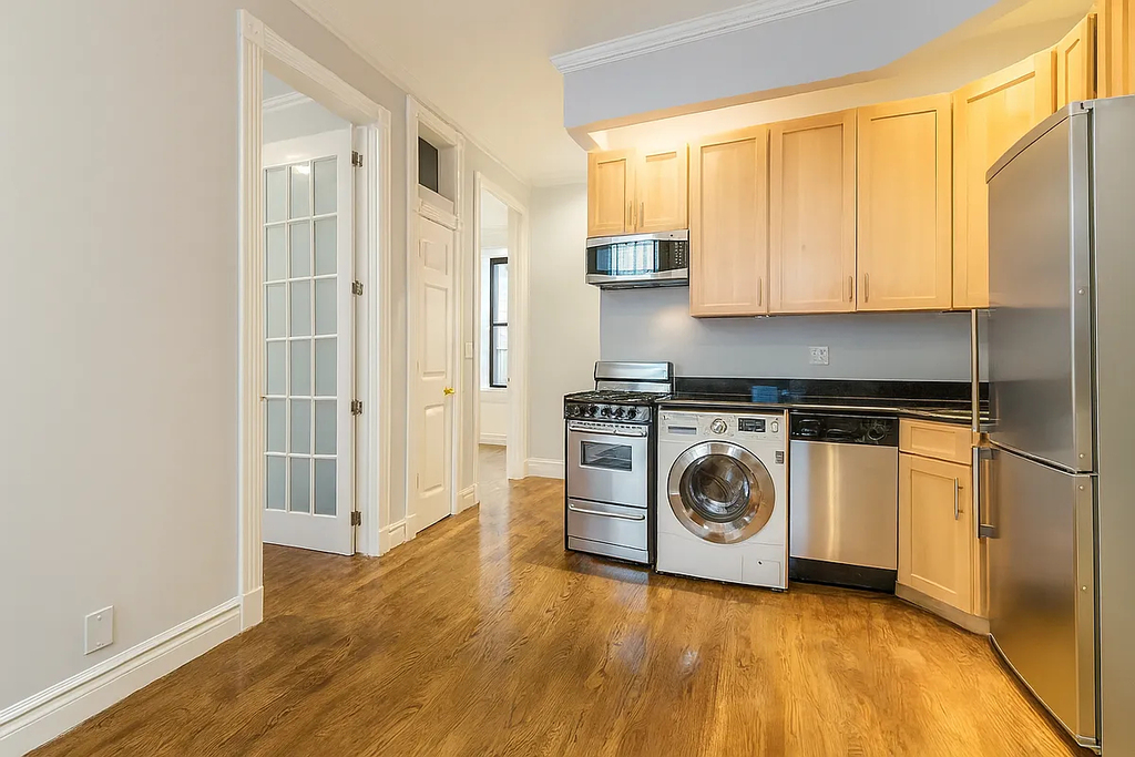68 Clinton Street - Photo 2
