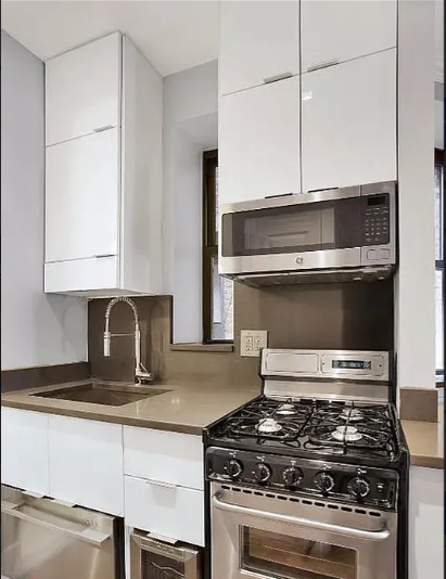 697 10th Avenue - Photo 4