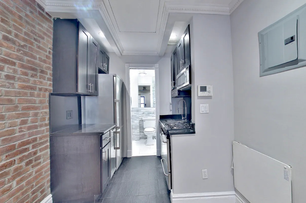 345 West 53rd Street - Photo 4