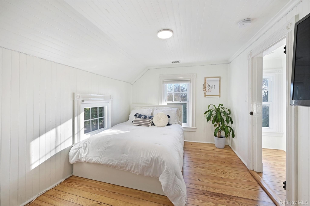 148 Montauk Highway - Photo 16