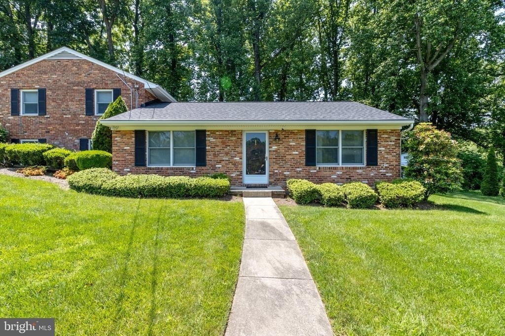 7613 Hamlet Street - Photo 0