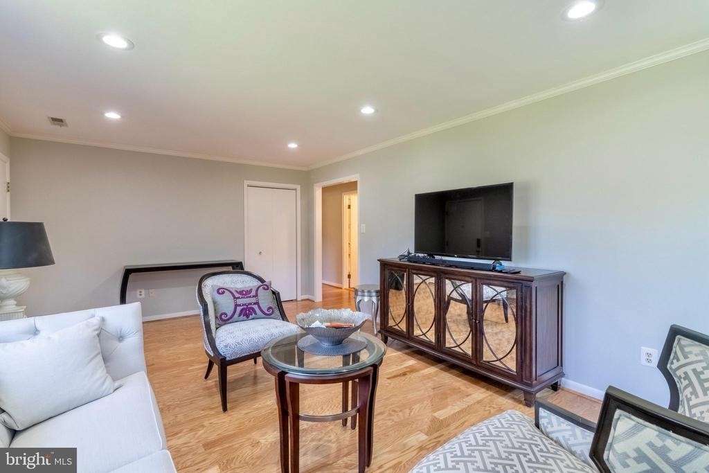 7613 Hamlet Street - Photo 3