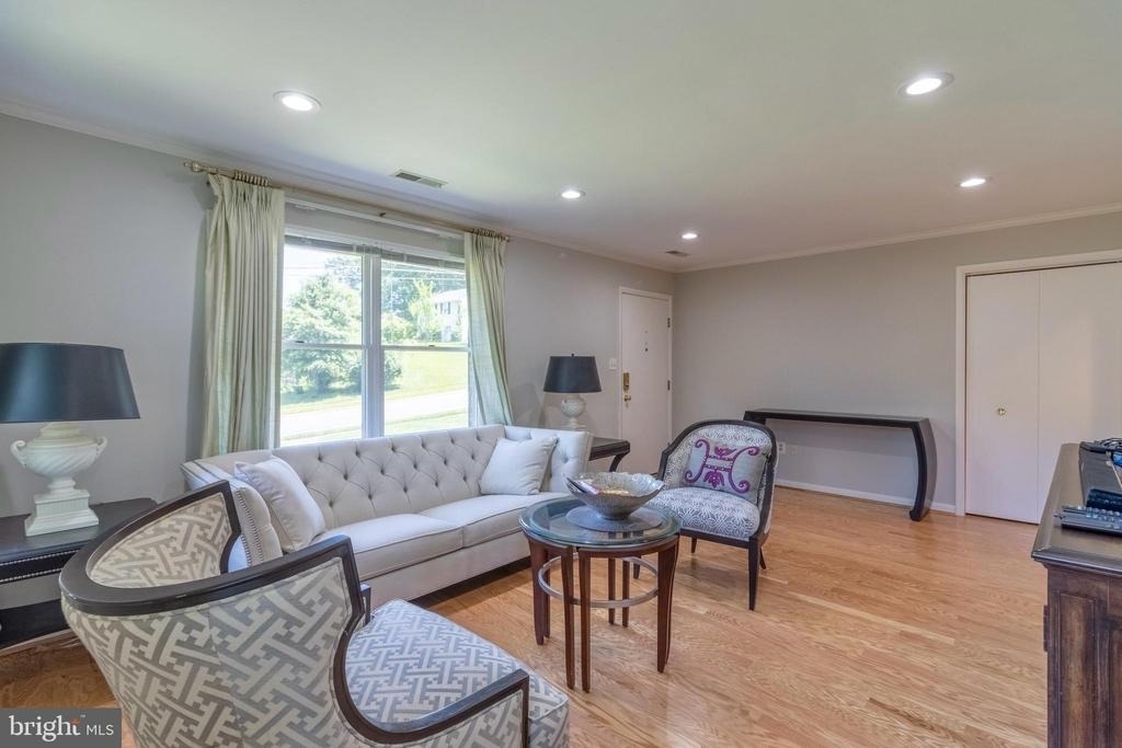 7613 Hamlet Street - Photo 2