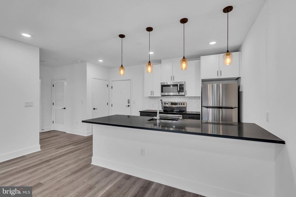 330 Cecil B Moore Avenue - Photo 2
