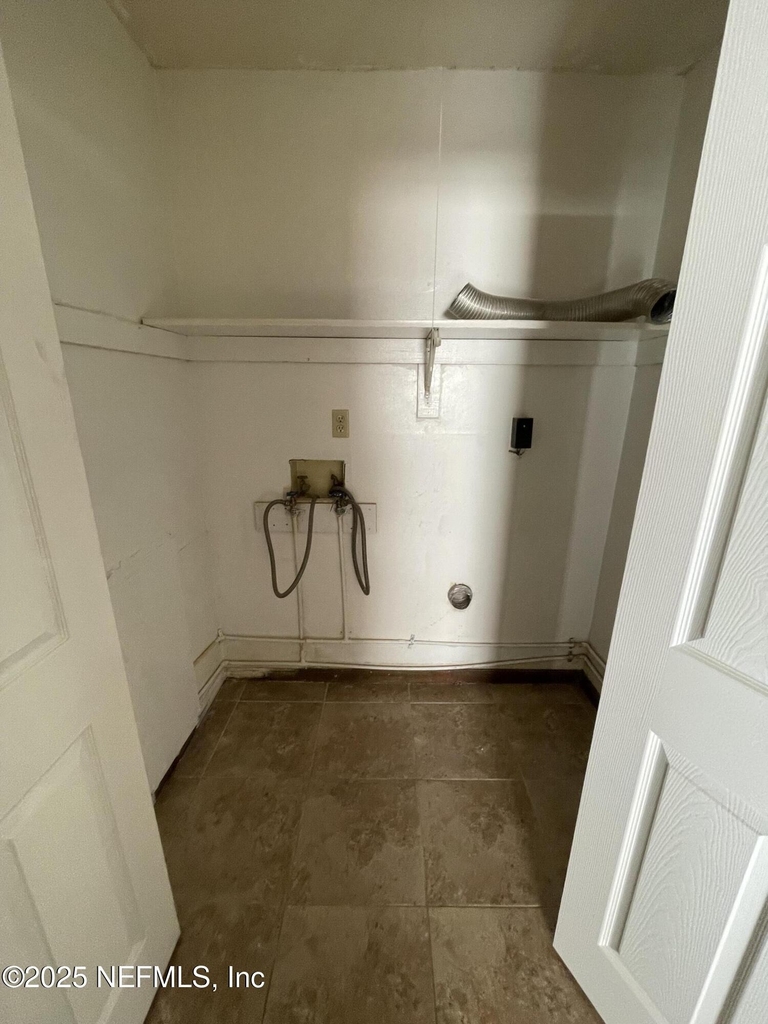 4751 San Jose Manor Drive W - Photo 11