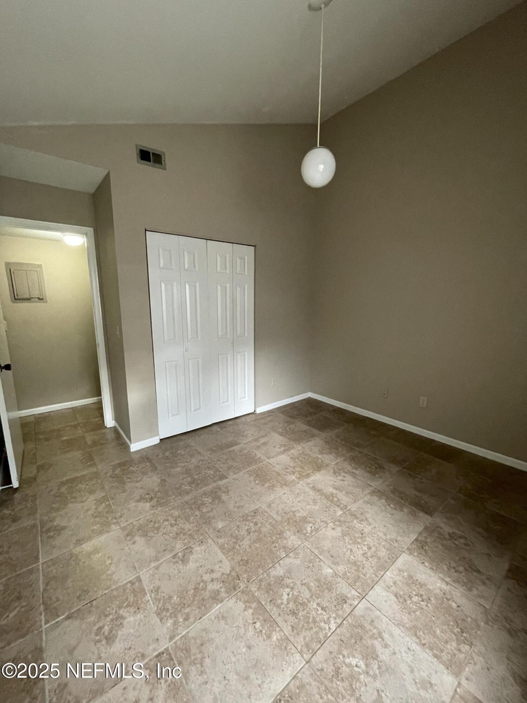 4751 San Jose Manor Drive W - Photo 10