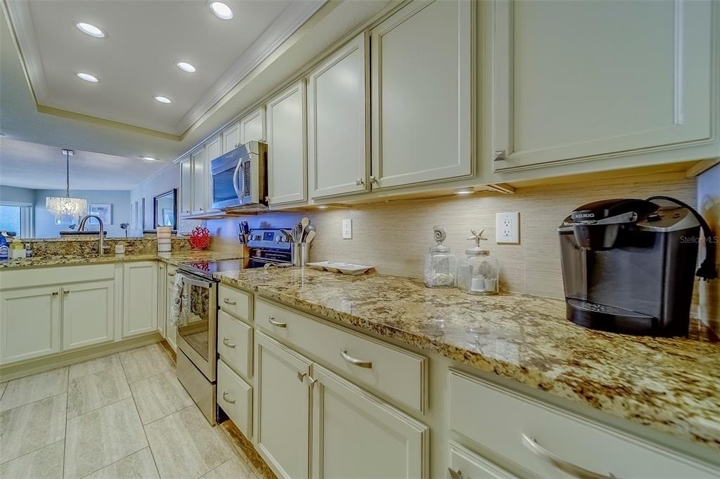 17980 Gulf Boulevard - Photo 7