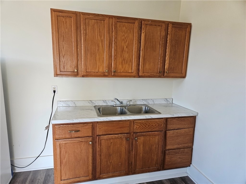 1310 Brinton Ave - Photo 9