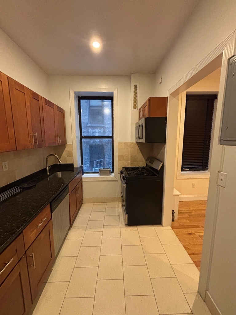 West 172nd Street - Photo 2