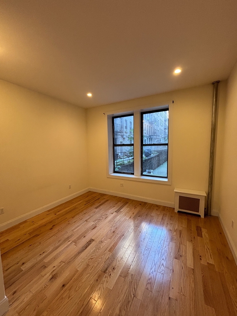 West 172nd Street - Photo 4