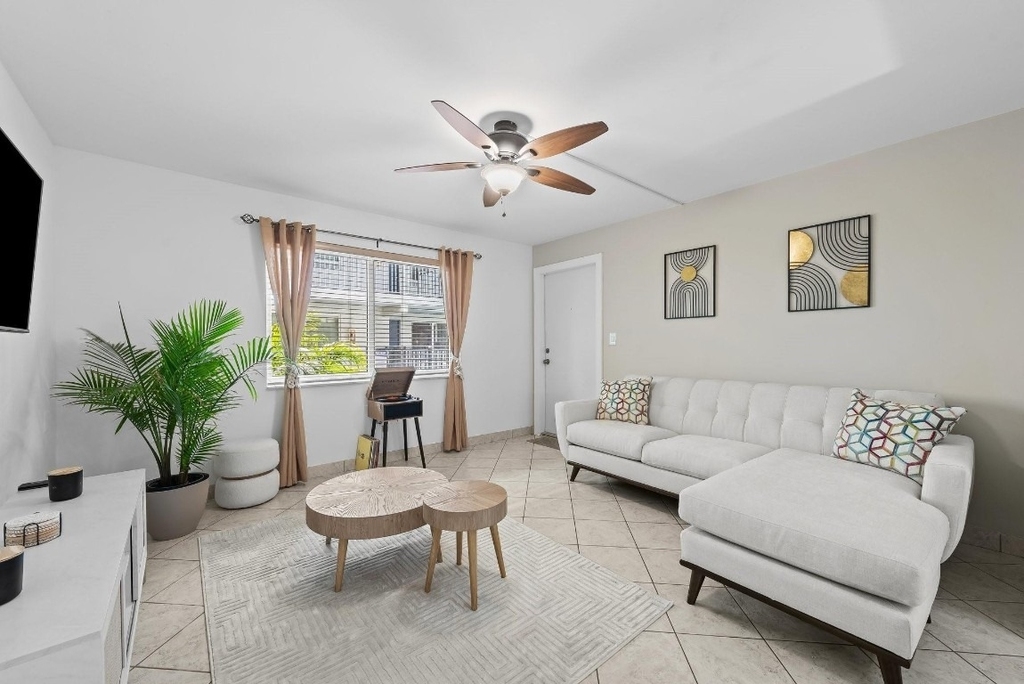 1000 Se 15th Street - Photo 2