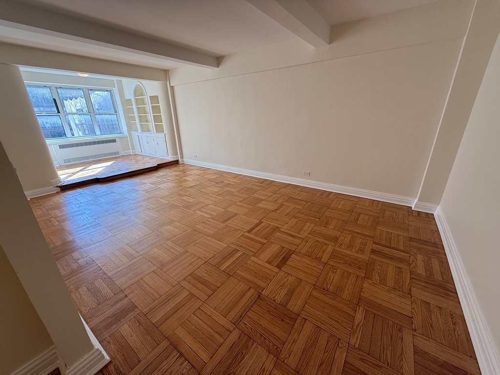 East 56th Street - Photo 9
