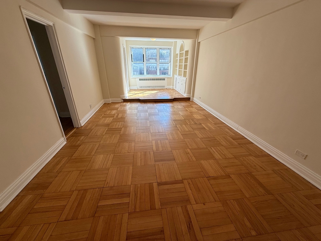 East 56th Street - Photo 0