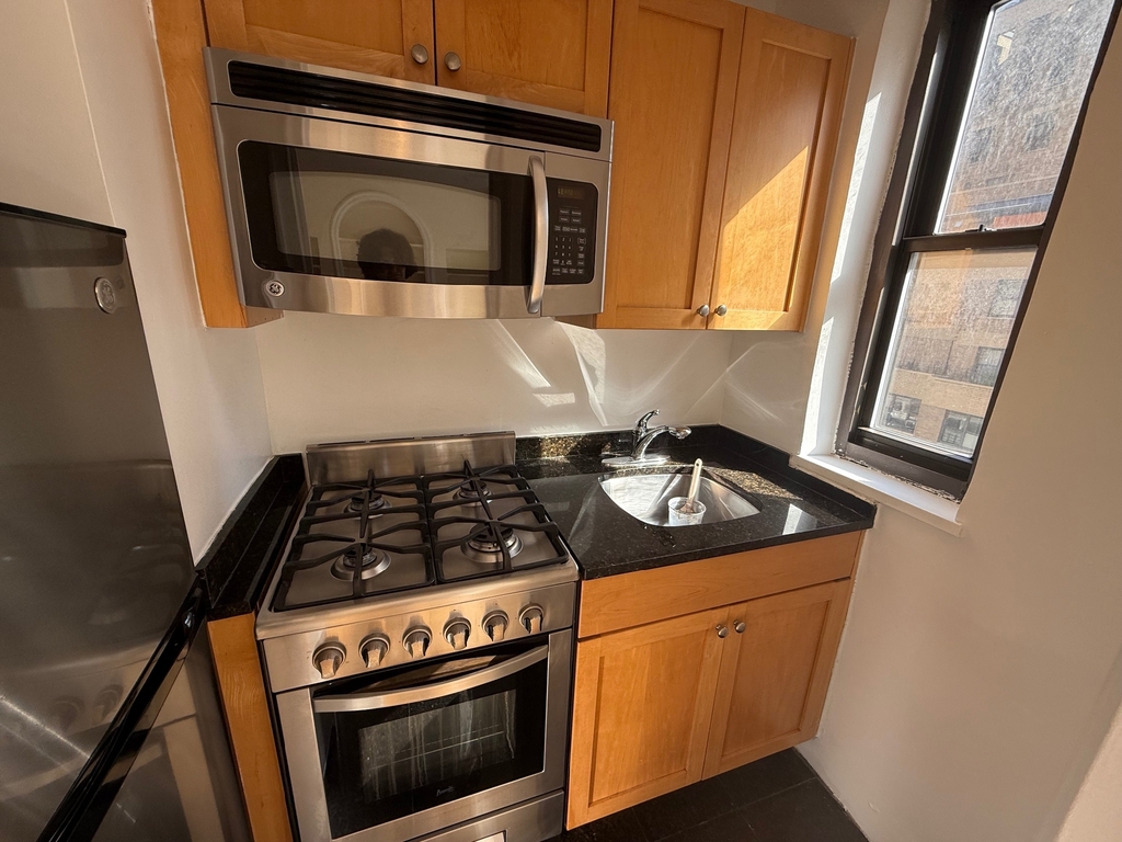 East 56th Street - Photo 2