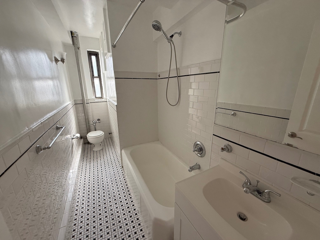 East 56th Street - Photo 7
