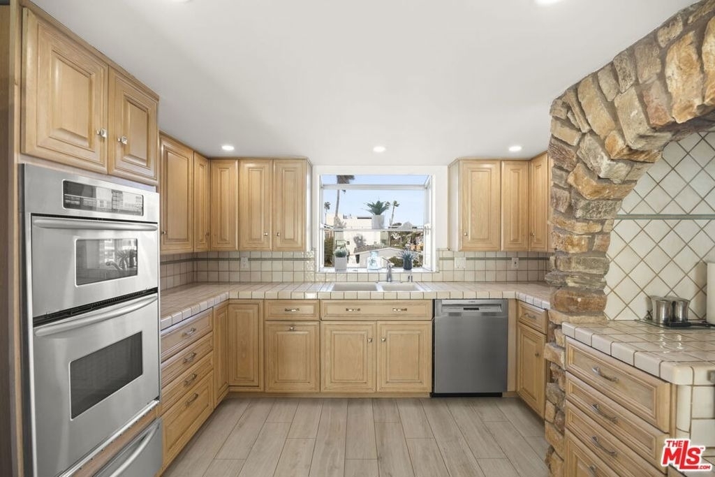 1005 Ocean Drive - Photo 31