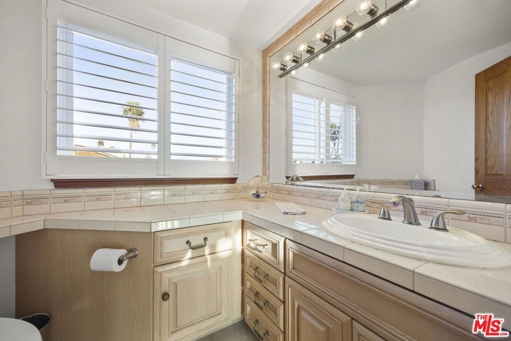 1005 Ocean Drive - Photo 36