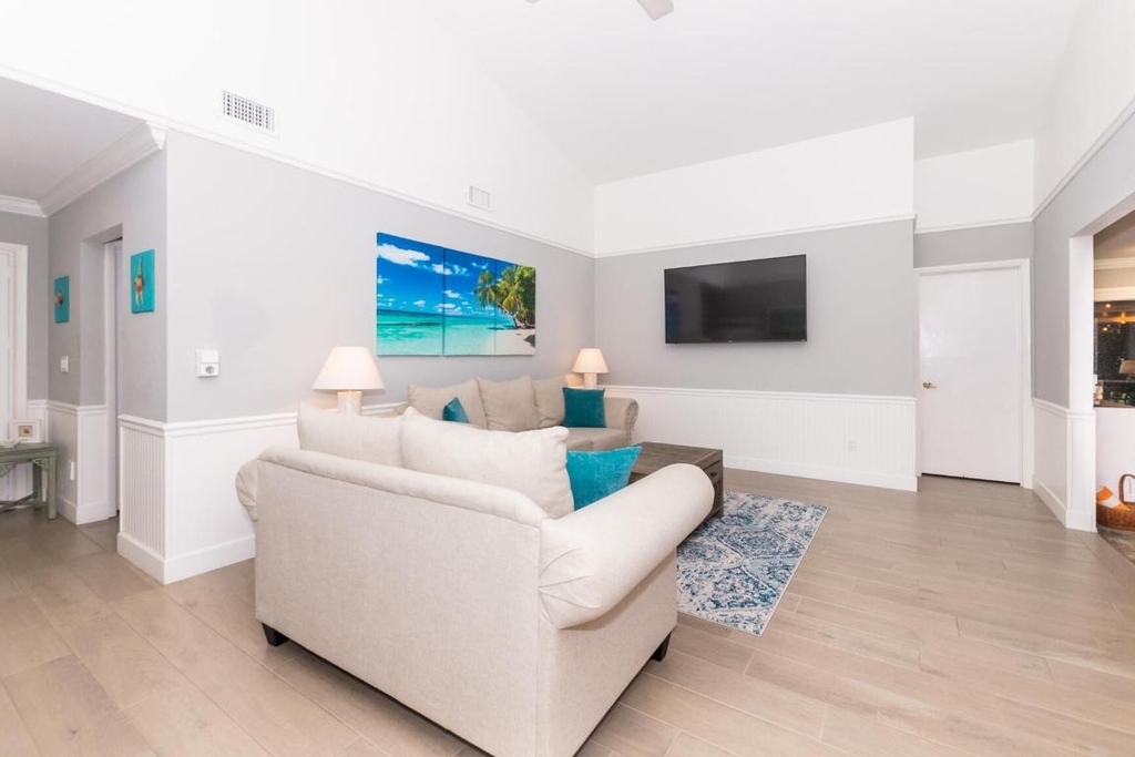 4041 Ne Breakwater Drive - Photo 2
