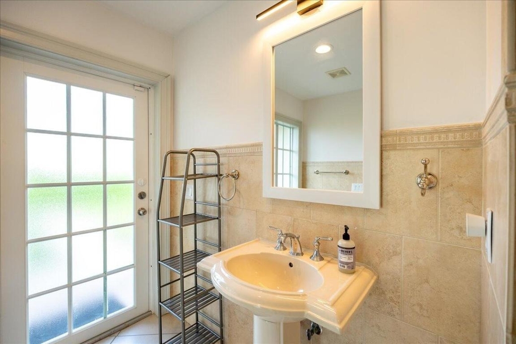 1947 Nw Palmetto Terrace - Photo 29