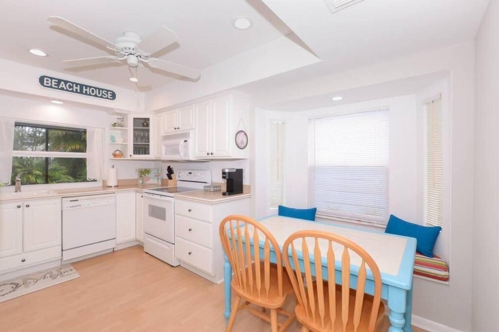 3267 Ne Catamaran Terrace - Photo 16