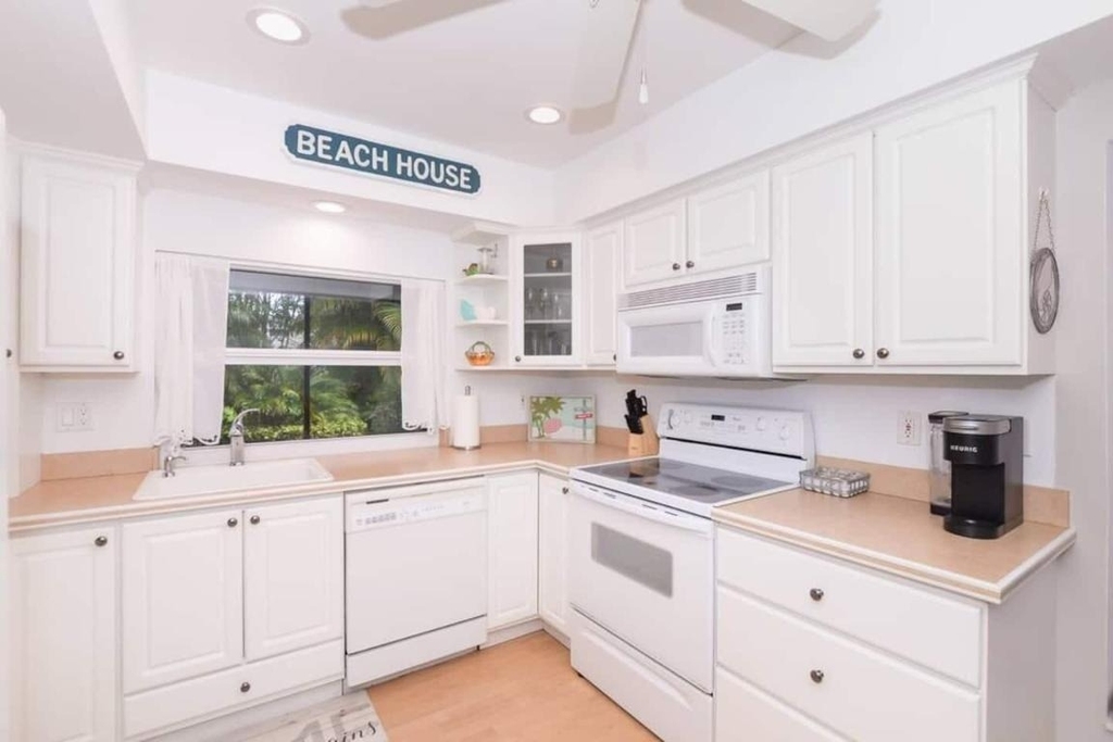 3267 Ne Catamaran Terrace - Photo 13