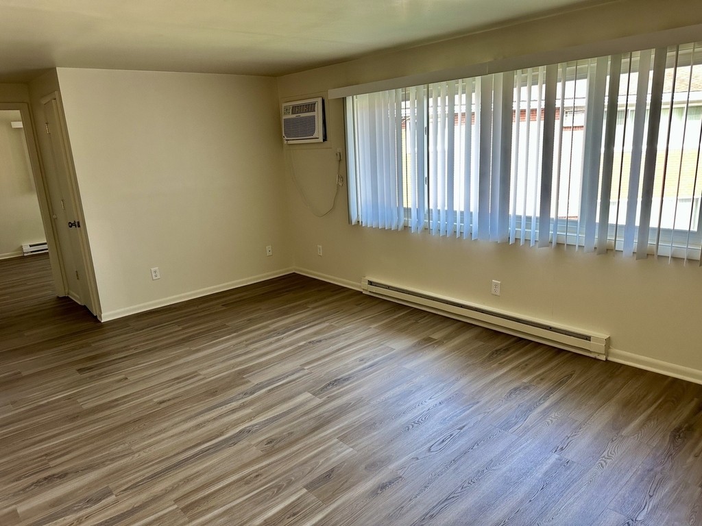 1735 E Duane Boulevard - Photo 1