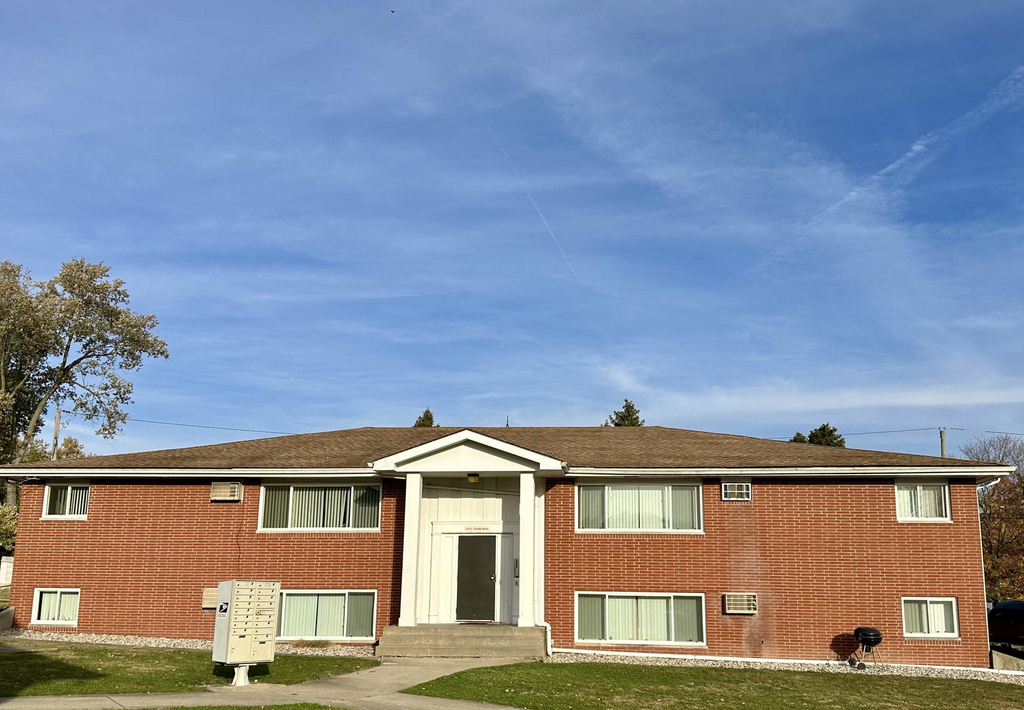 1735 E Duane Boulevard - Photo 0