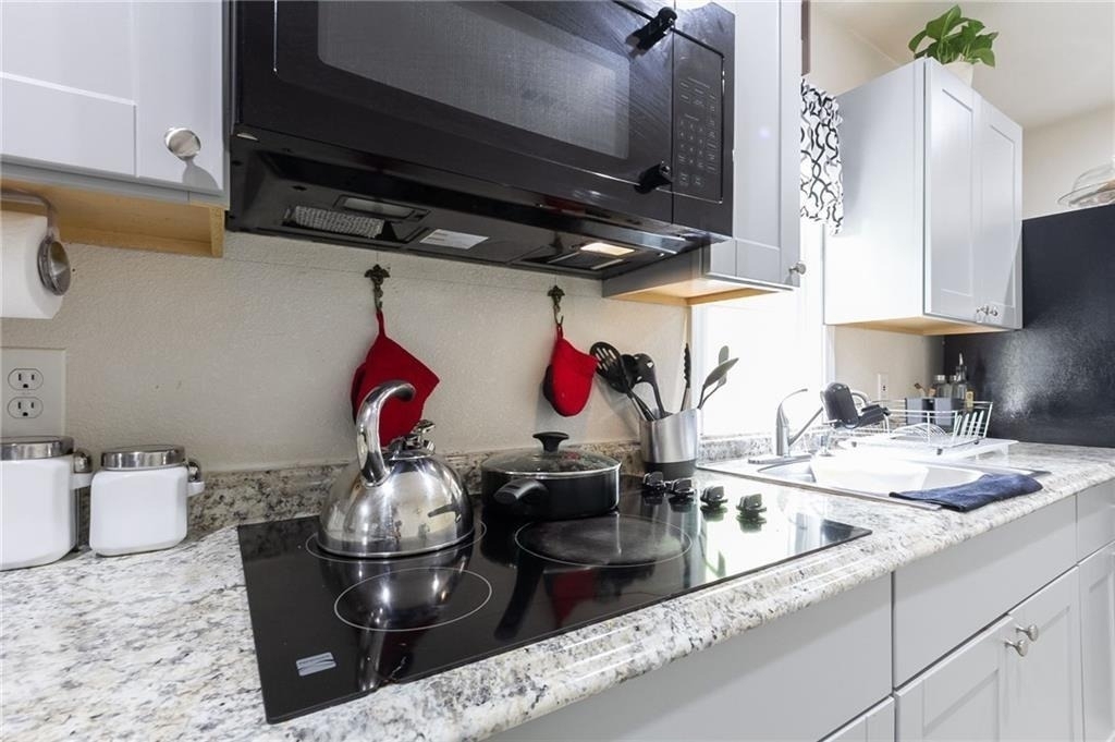 728 Saybrook Circle Nw - Photo 4