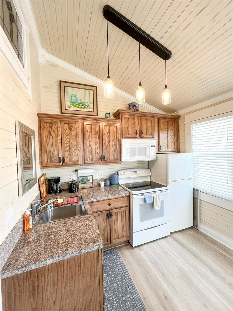1820 Ave O 1/2 - Photo 3