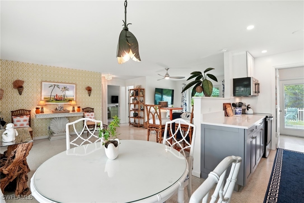 578 14th Street N - Photo 7