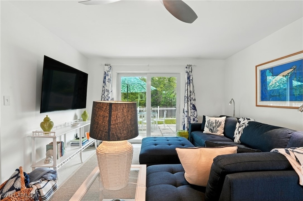 578 14th Street N - Photo 4