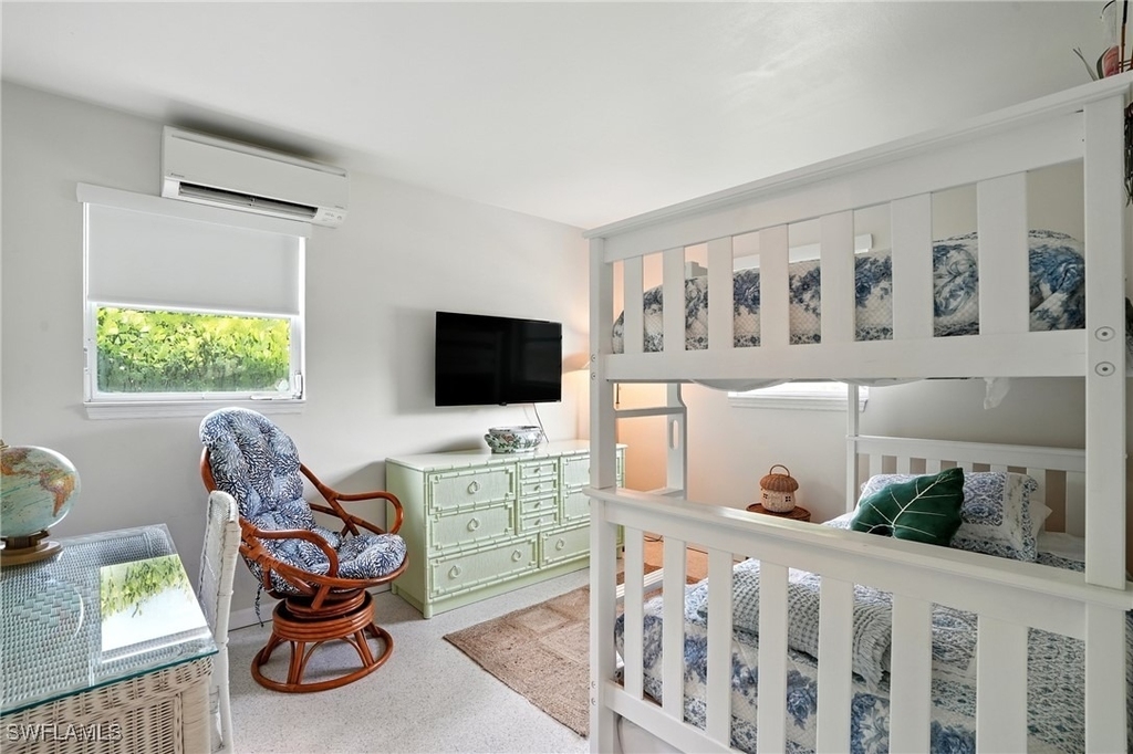 578 14th Street N - Photo 18