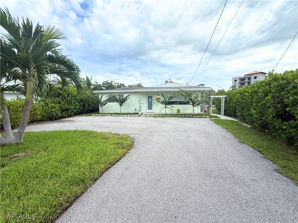 578 14th Street N - Photo 26