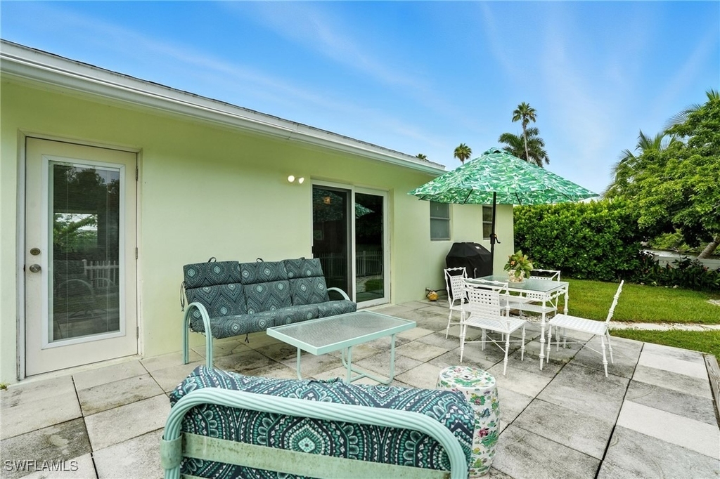 578 14th Street N - Photo 27