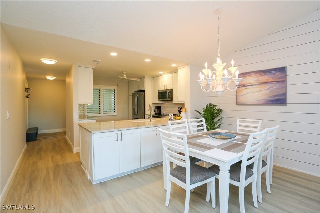 5733 Deauville Circle - Photo 16