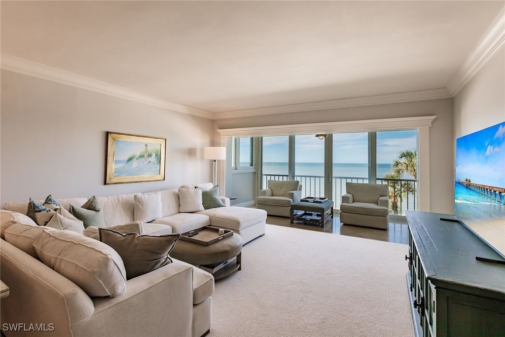 2885 Gulf Shore Boulevard N - Photo 4