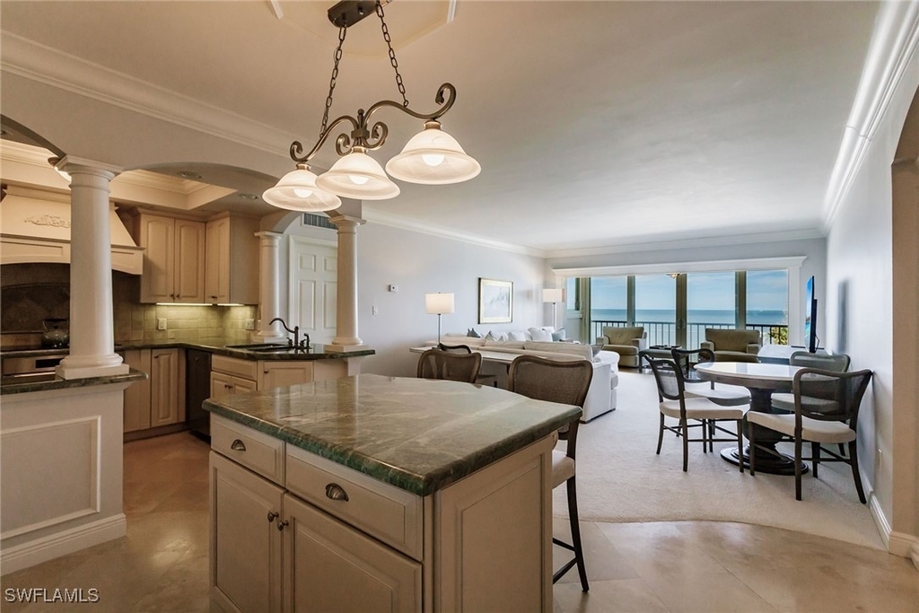 2885 Gulf Shore Boulevard N - Photo 9