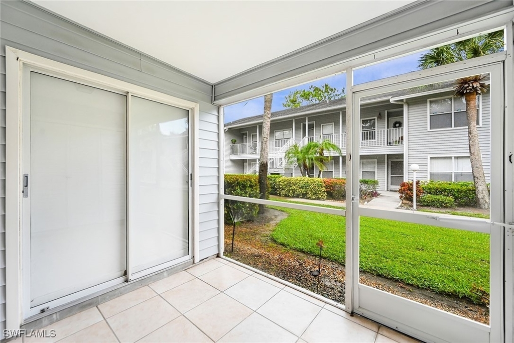 1933 Courtyard Way - Photo 18