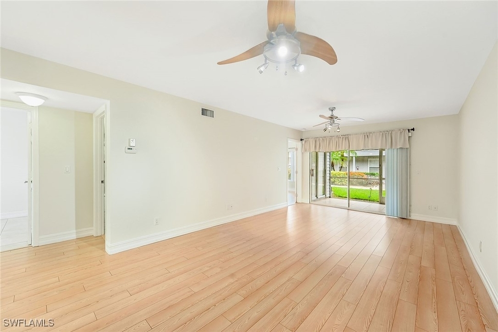 1933 Courtyard Way - Photo 3