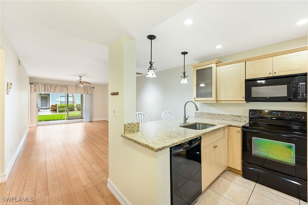 1933 Courtyard Way - Photo 8