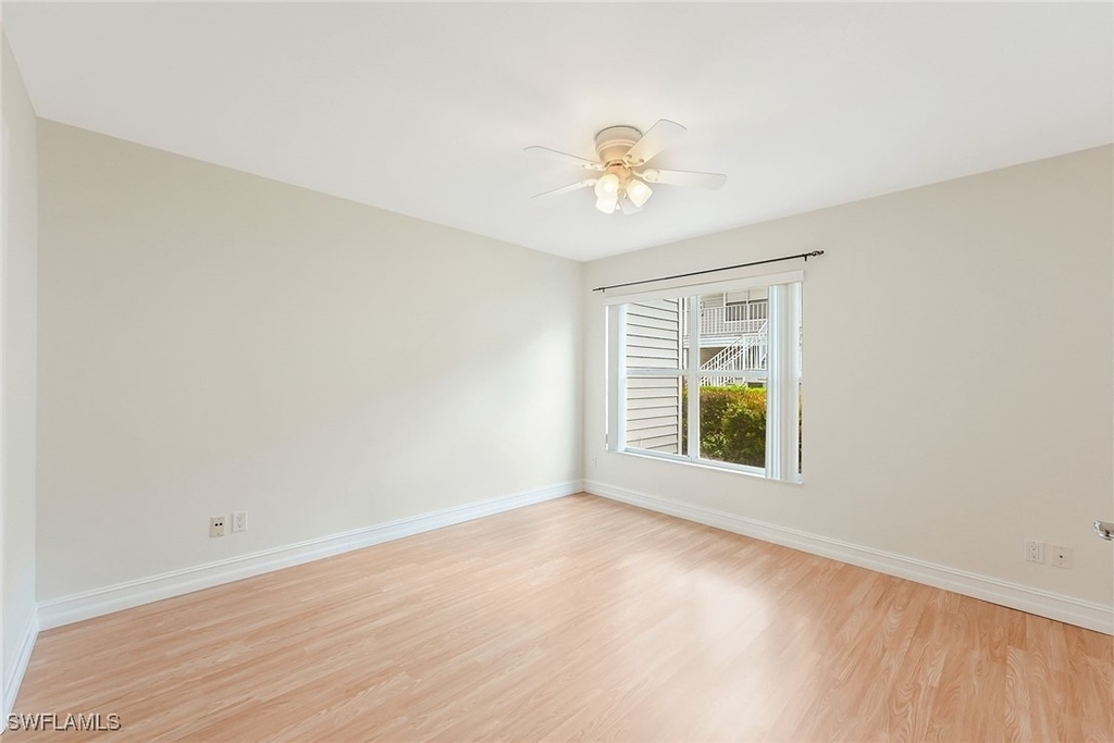 1933 Courtyard Way - Photo 10
